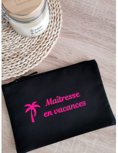 Pochette maîtresse en vacances